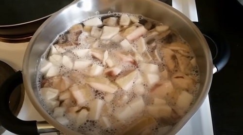 Как приготовить картошку с белыми грибами и сметаной