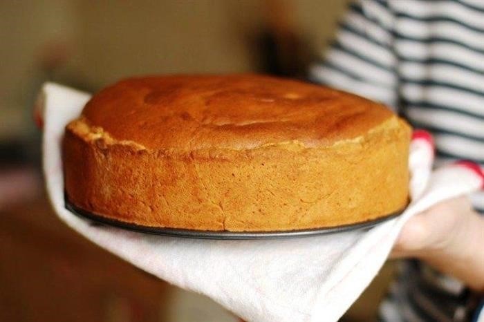 Пошаговый рецепт с фото: бисквит для торта в домашних условиях