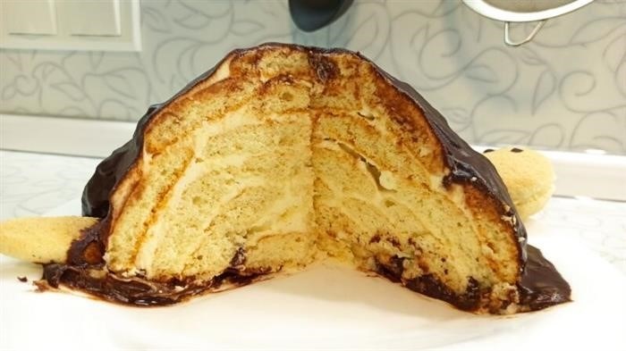 «Черепаха» – торт со сметанным кремом и шоколадной глазурью