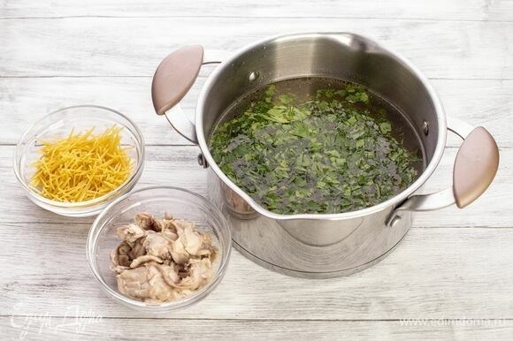 Секреты приготовления самого вкусного супа с курицей и макаронами