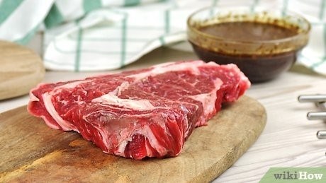 Как правильно жарить мясо на сковороде