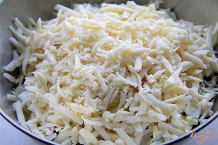 Пошаговый рецепт с фото: салат с жареными баклажанами и сыром