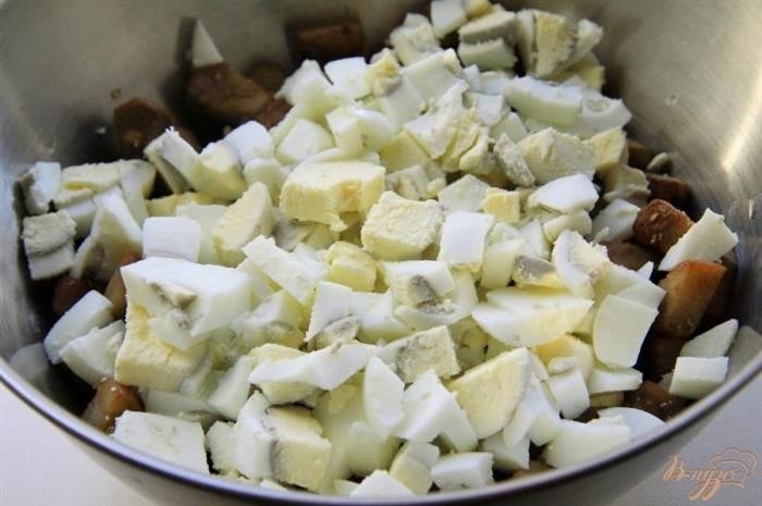Пищевая ценность салата с жареными баклажанами и сыром на 100 г