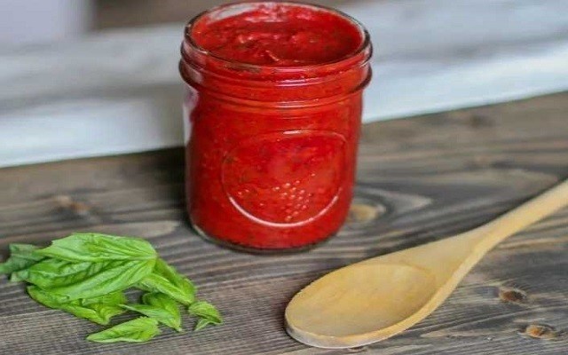 Как приготовить домашнюю сладкую томатную пасту на зиму