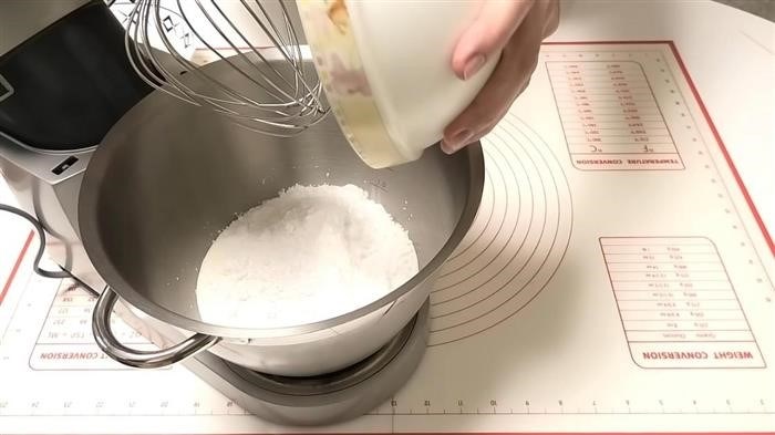 Самый простой рецепт крема для торта из сгущенки и сливок