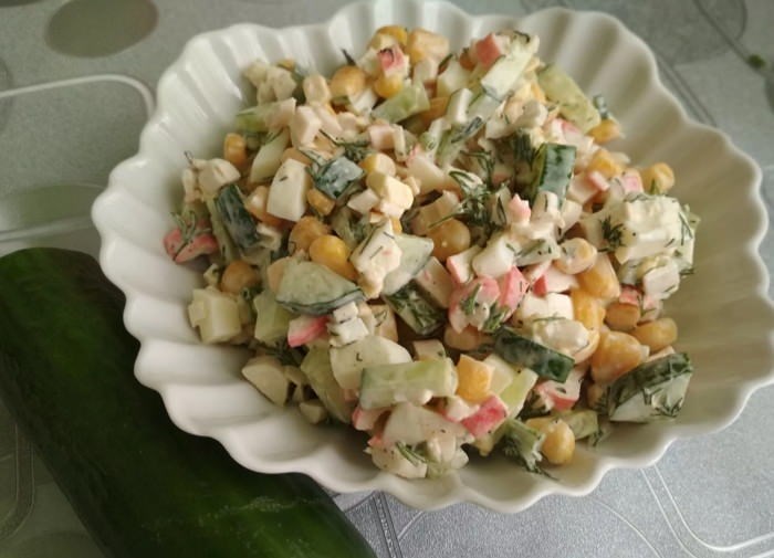 Крабовый салат с огурцом – секреты и полезные советы