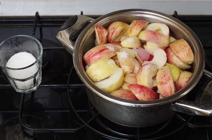 Пошаговый рецепт приготовления компота из свежих яблок: