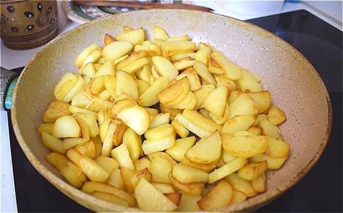 Как вкусно пожарить картошку на сале