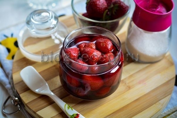 Пошаговый рецепт варенья из клубники на зиму с целыми ягодами