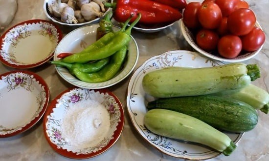 Советы по приготовлению аджики из кабачков и помидоров с острым перцем