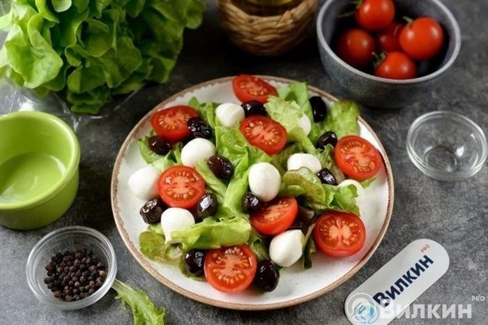 Пищевая ценность и калорийность салата с помидорами и сыром моцарелла