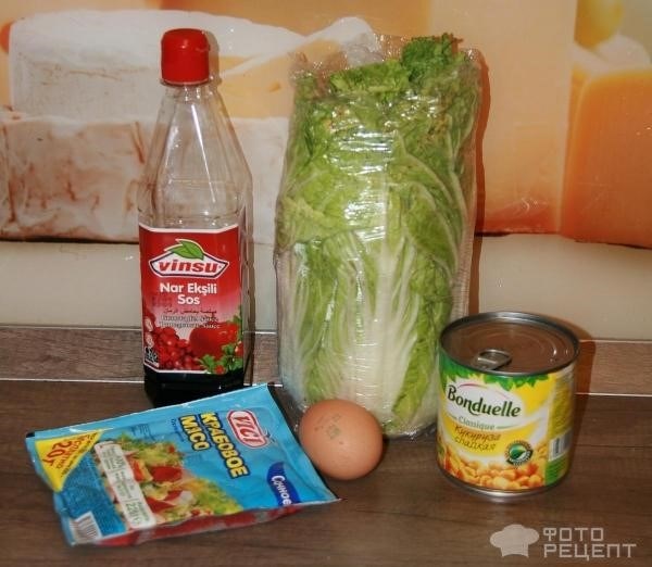 Рецепт крабового салата без риса с маринованными огурчиками