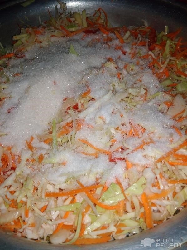 Рецепт салата с болгарским перцем, морковью и луком (без варки)