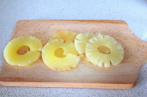 Пошаговый рецепт куриного филе с ананасами и сыром