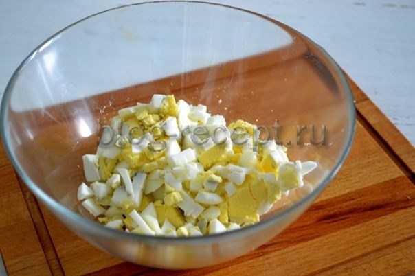 Классический салат с печенью трески и яйцом: итог