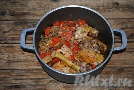 QR-код к рецепту курицы на сковороде с луком и морковью