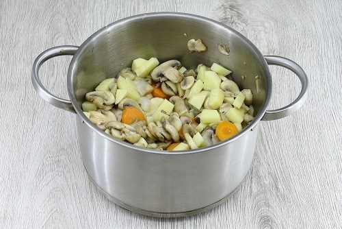 Пошаговый рецепт с фото: Крем-суп из шампиньонов с сыром плавленным