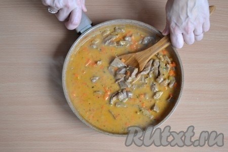Фотоотчеты к рецепту: Подлива из говядины на сковороде с луком и морковью