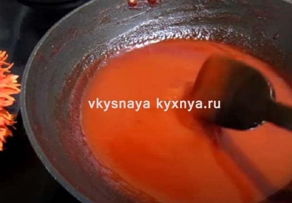 Пряный соус из помидоров, острого перца, горчицы и специй