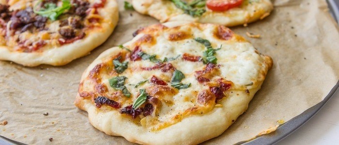 Кефирная пицца «Мясное ассорти»