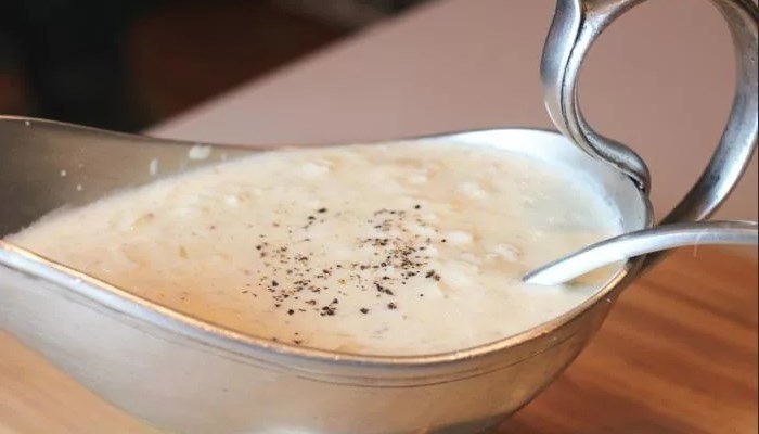 Рецепт приготовления домашнего пряного соуса Бешамель на молоке