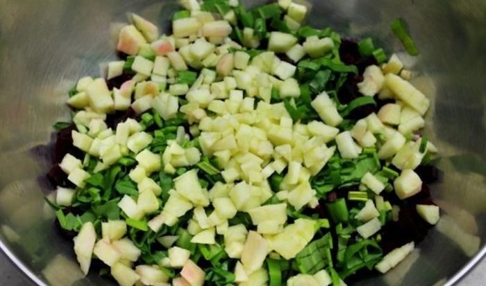Салат из вареной свеклы без майонеза – простой рецепт