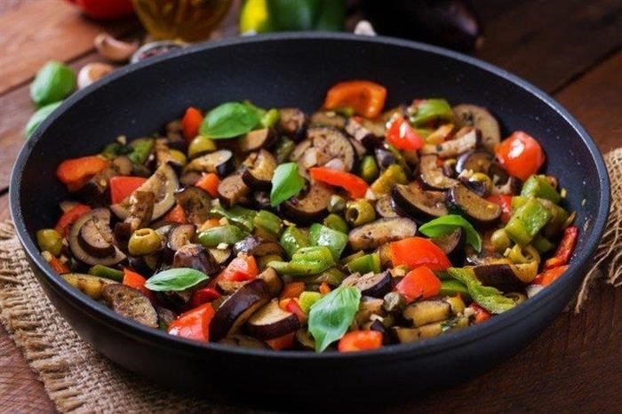 Пошаговый рецепт с фото: соте из баклажанов с овощами на сковороде