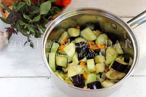 Как приготовить овощное соте с кабачком и баклажаном