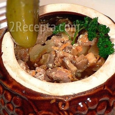 Картошка тушеная с грибами и мясом в кастрюле: вкусное и сытное блюдо для всей семьи