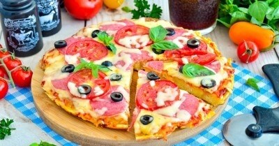 Рецепт пиццы на сковороде на батоне – рецепт «Минутка»